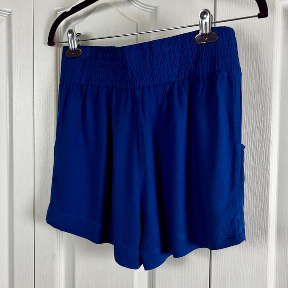 Aritzia TALULA High Waist Pleated Royal Blue Shorts S - Picture 2 of 5